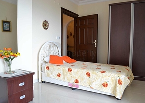 شقة مفروشة بإطلال بحرية ساحرة في منطقة محمود لار – ألانيا