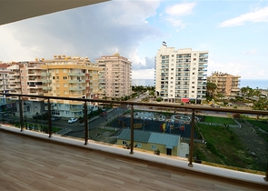 شقة واسعة ومميزة في منطقة محمودلار – ألانيا