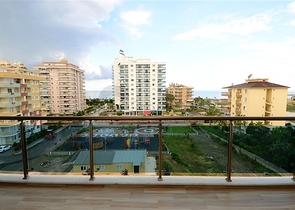 شقة واسعة ومميزة في منطقة محمودلار – ألانيا