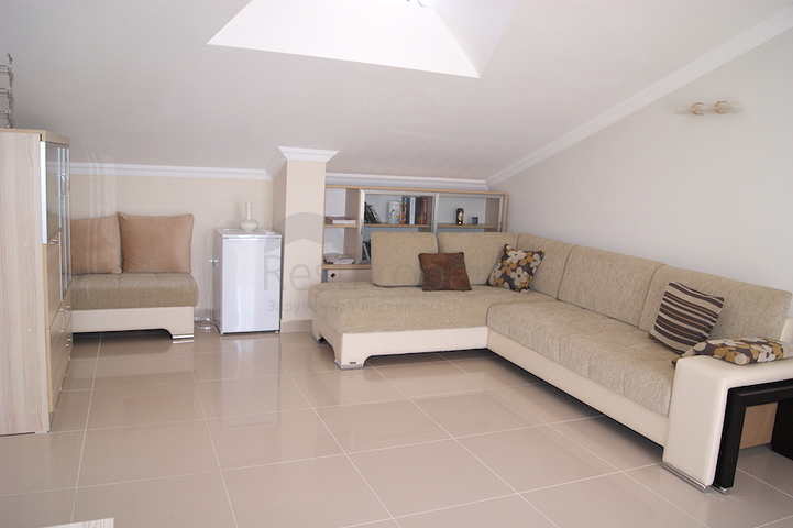 شقة بينتهاوس مفروشة مميزة في منطقة كونيالتي – أنطاليا.