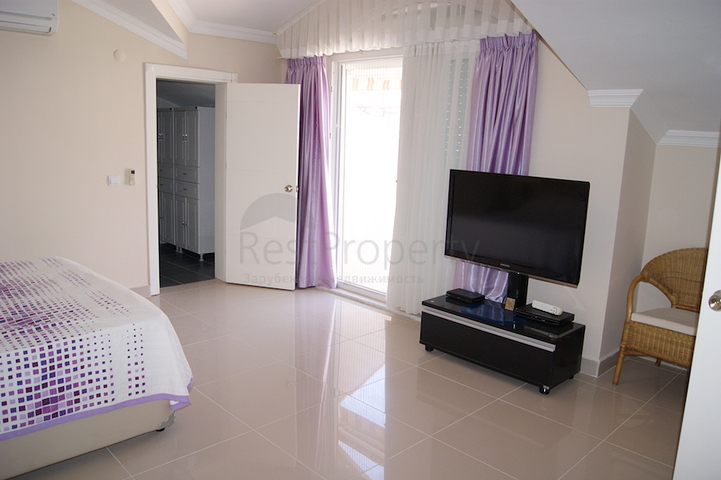 شقة بينتهاوس مفروشة مميزة في منطقة كونيالتي – أنطاليا.