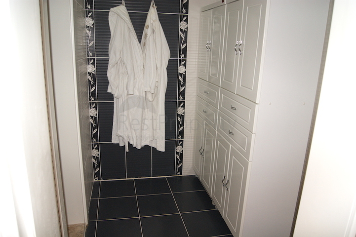 شقة بينتهاوس مفروشة مميزة في منطقة كونيالتي – أنطاليا.