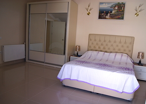 شقة بينتهاوس مفروشة مميزة في منطقة كونيالتي – أنطاليا.