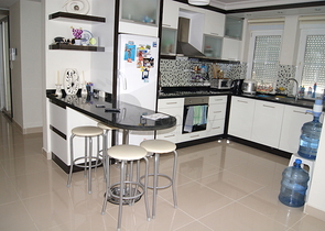 شقة بينتهاوس مفروشة مميزة في منطقة كونيالتي – أنطاليا.