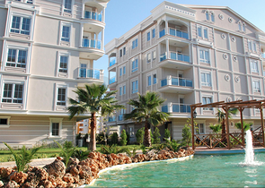 شقة بينتهاوس مفروشة مميزة في منطقة كونيالتي – أنطاليا.