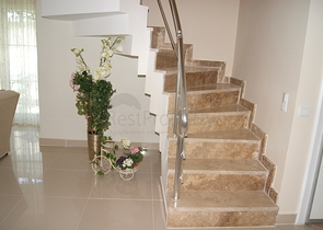 شقة بينتهاوس مفروشة مميزة في منطقة كونيالتي – أنطاليا.