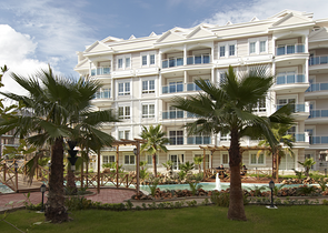 شقة بينتهاوس مفروشة مميزة في منطقة كونيالتي – أنطاليا.