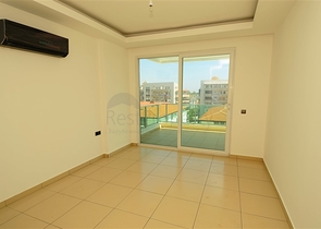 شقة بإطلالة جبلية وبحرية في منطقة توسمور – ألانيا