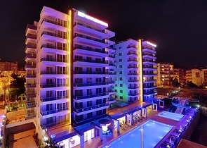 شقة بإطلالة جبلية وبحرية في منطقة توسمور – ألانيا