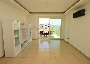 شقة بإطلالة جبلية وبحرية في منطقة توسمور – ألانيا