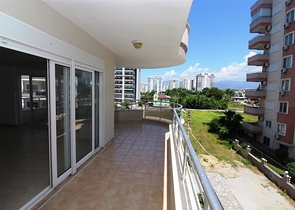 شقق واسعة ضمن مجمع سكني رائع في منطقة محمود لار – ألانيا