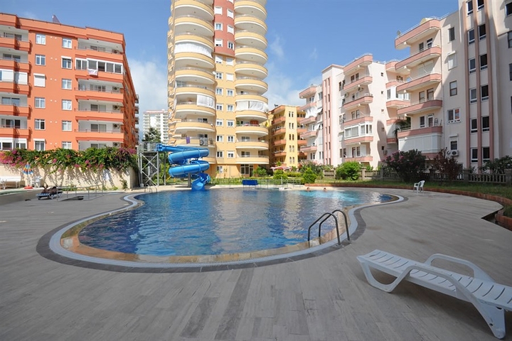 شقة مفروشة ضمن مجمع سكني مميز في منطقة محمود لار – ألانيا.