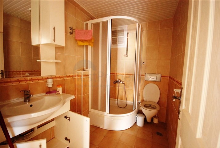 شقة مفروشة ضمن مجمع سكني مميز في منطقة محمود لار – ألانيا.