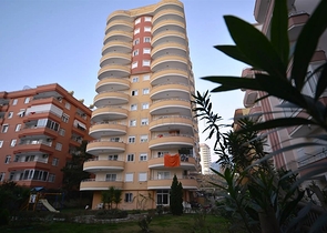 شقة مفروشة ضمن مجمع سكني مميز في منطقة محمود لار – ألانيا.