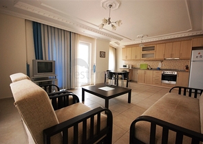 شقة مفروشة ضمن مجمع سكني مميز في منطقة محمود لار – ألانيا.