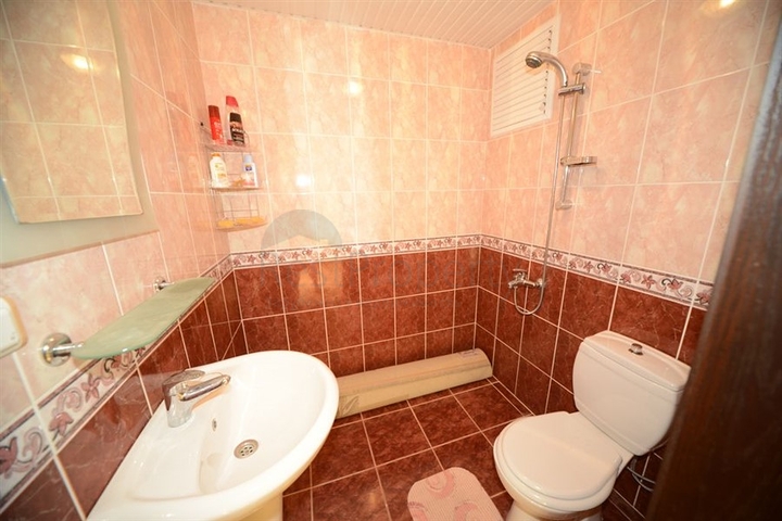 شقة مفروشة على مسافة قريبة من البحر في منطقة محمود لار – ألانيا