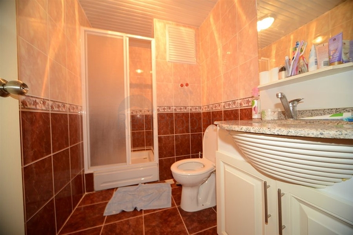 شقة مفروشة على مسافة قريبة من البحر في منطقة محمود لار – ألانيا