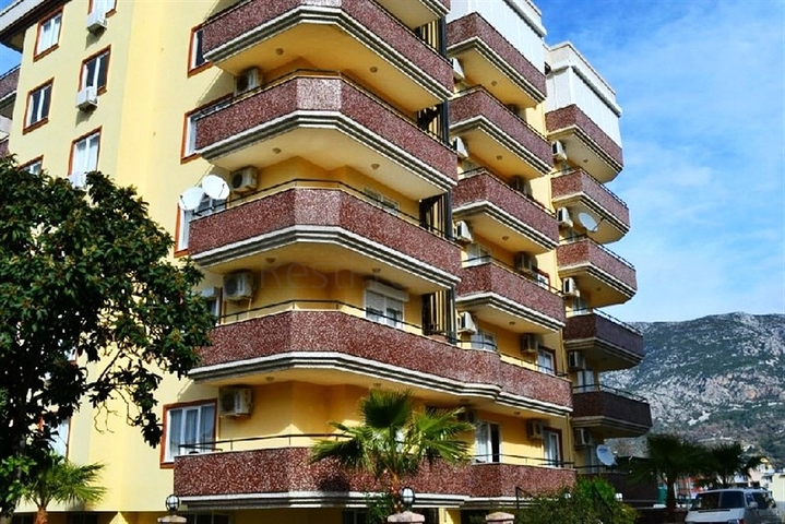 شقة مفروشة على مسافة قريبة من البحر في منطقة محمود لار – ألانيا