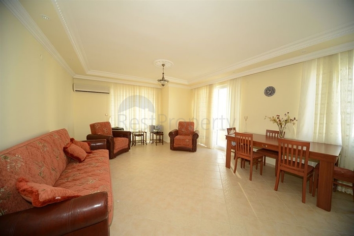 شقة مفروشة على مسافة قريبة من البحر في منطقة محمود لار – ألانيا