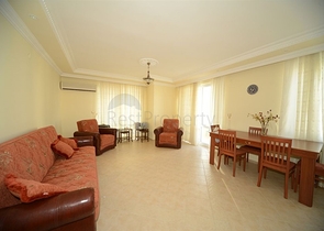 شقة مفروشة على مسافة قريبة من البحر في منطقة محمود لار – ألانيا