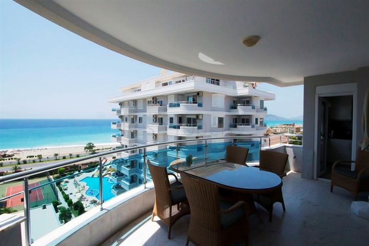 شقة بإطلالة بحرية ساحرة في منطقة توسمور – ألانيا