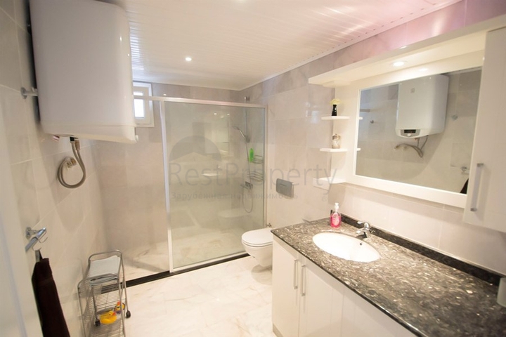 شقة بإطلالة بحرية ساحرة في منطقة توسمور – ألانيا