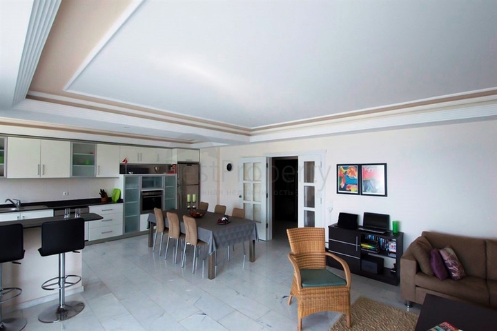 شقة بإطلالة بحرية ساحرة في منطقة توسمور – ألانيا