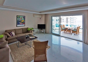 شقة بإطلالة بحرية ساحرة في منطقة توسمور – ألانيا