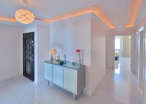 شقة بإطلالة بحرية ساحرة في منطقة توسمور – ألانيا