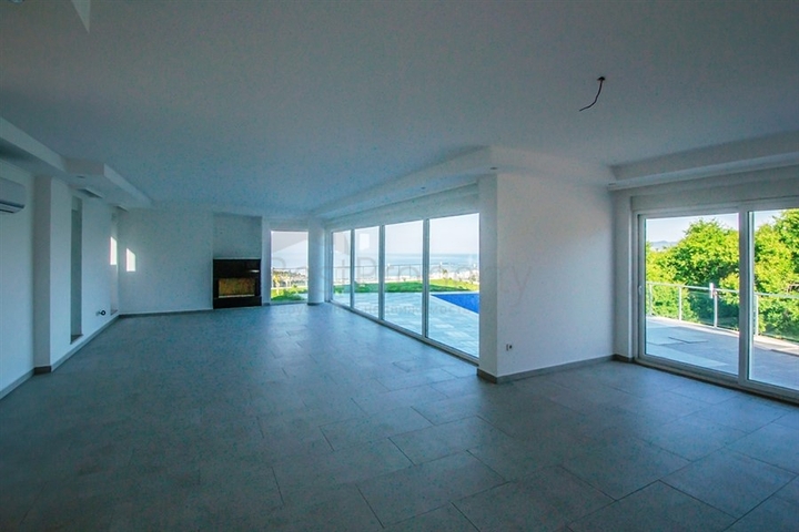 فيلا حديثة مع مناظر خلابة للبحر في منطقة كارجي جاك – ألانيا