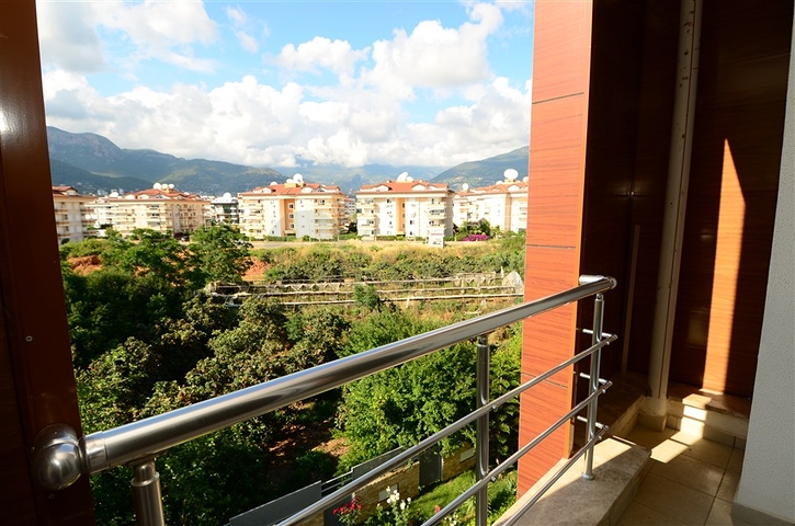 شقة بإطلالة على جبال طورووس في منطقة اوبا – ألانيا