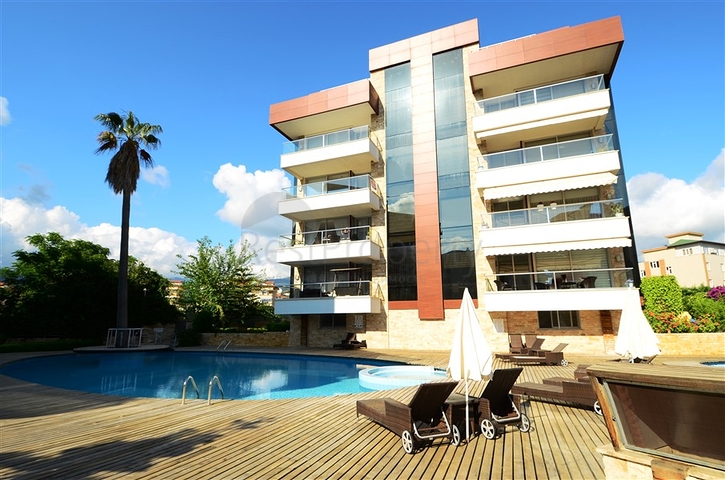 شقة بإطلالة على جبال طورووس في منطقة اوبا – ألانيا