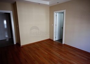 شقة ضمن مجمع سكني مميز في حي ليمان من منطقة كونيالتي – أنطاليا