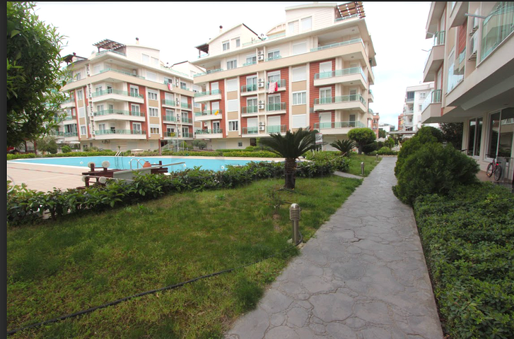 شقق مفروشة على مسافة قريبة من البحر في منطقة كونيالتي - أنطاليا