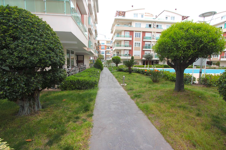 شقق مفروشة على مسافة قريبة من البحر في منطقة كونيالتي - أنطاليا