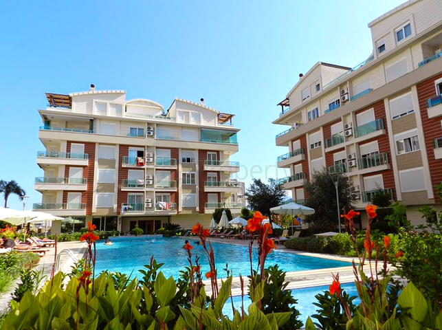 شقق مفروشة على مسافة قريبة من البحر في منطقة كونيالتي - أنطاليا