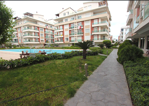 شقق مفروشة على مسافة قريبة من البحر في منطقة كونيالتي - أنطاليا