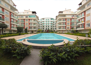 شقق مفروشة على مسافة قريبة من البحر في منطقة كونيالتي - أنطاليا