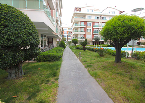 شقق مفروشة على مسافة قريبة من البحر في منطقة كونيالتي - أنطاليا