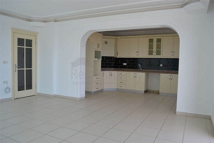 شقة ضمن مجمع سكني مميز في منطقة محمود لار – ألانيا 