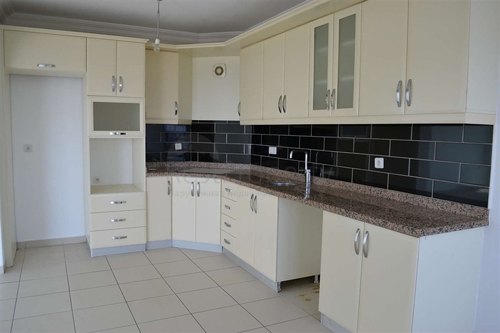 شقة ضمن مجمع سكني مميز في منطقة محمود لار – ألانيا 