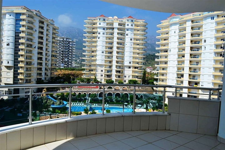 شقة ضمن مجمع سكني مميز في منطقة محمود لار – ألانيا 