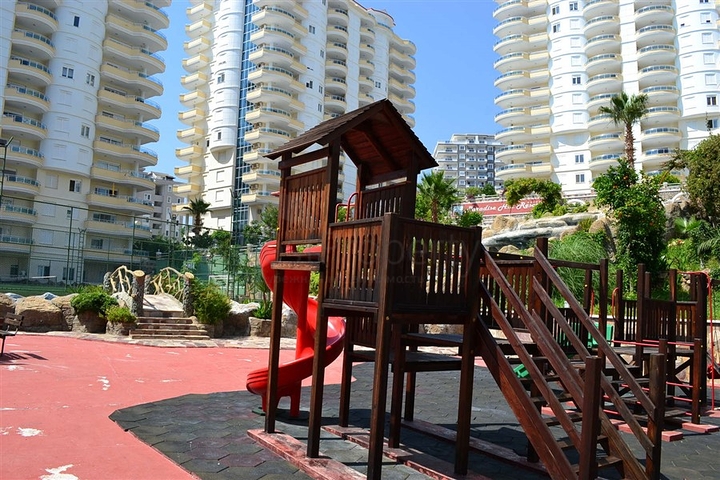 شقة ضمن مجمع سكني مميز في منطقة محمود لار – ألانيا 