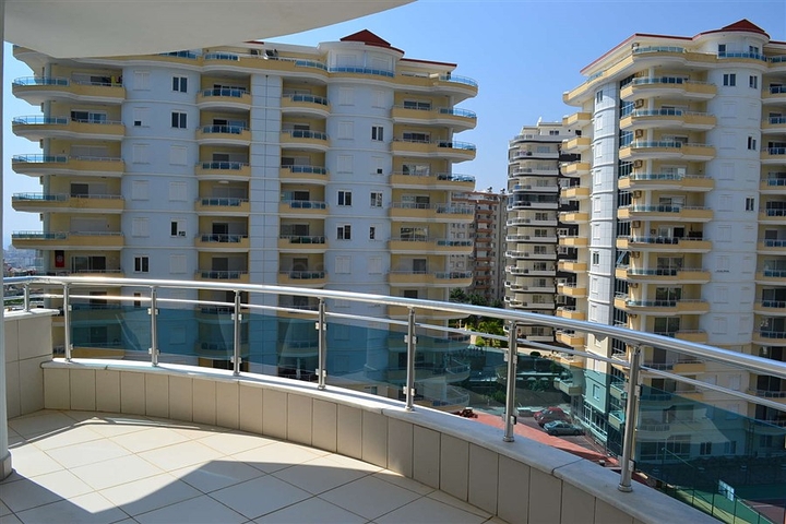 شقة ضمن مجمع سكني مميز في منطقة محمود لار – ألانيا 