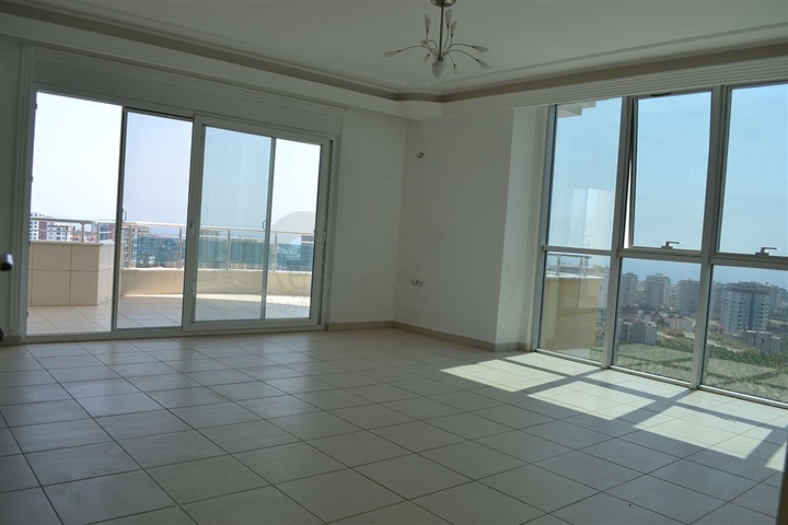 شقة ضمن مجمع سكني مميز في منطقة محمود لار – ألانيا 