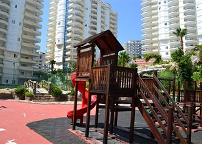 شقة ضمن مجمع سكني مميز في منطقة محمود لار – ألانيا 