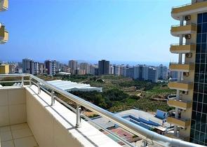 شقة ضمن مجمع سكني مميز في منطقة محمود لار – ألانيا 