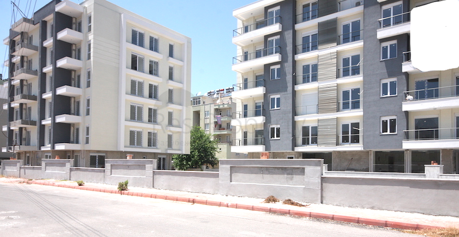 شقق ضمن مجمع سكني قيد الإنشاء في منطقة لارا – أنطاليا 
