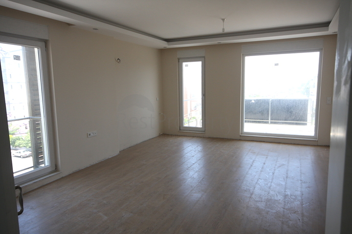 شقق ضمن مجمع سكني قيد الإنشاء في منطقة لارا – أنطاليا 