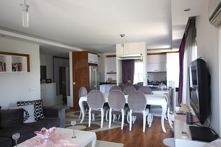 شقق ضمن مجمع سكني قيد الإنشاء في منطقة لارا – أنطاليا 